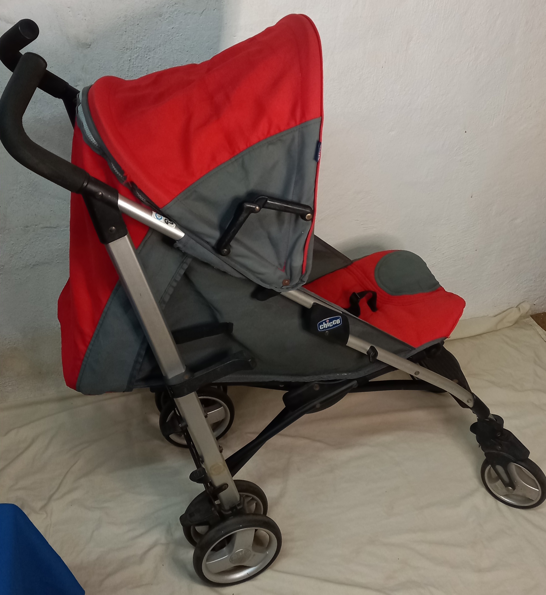 Chicco Baby Stroller Red - Image 5