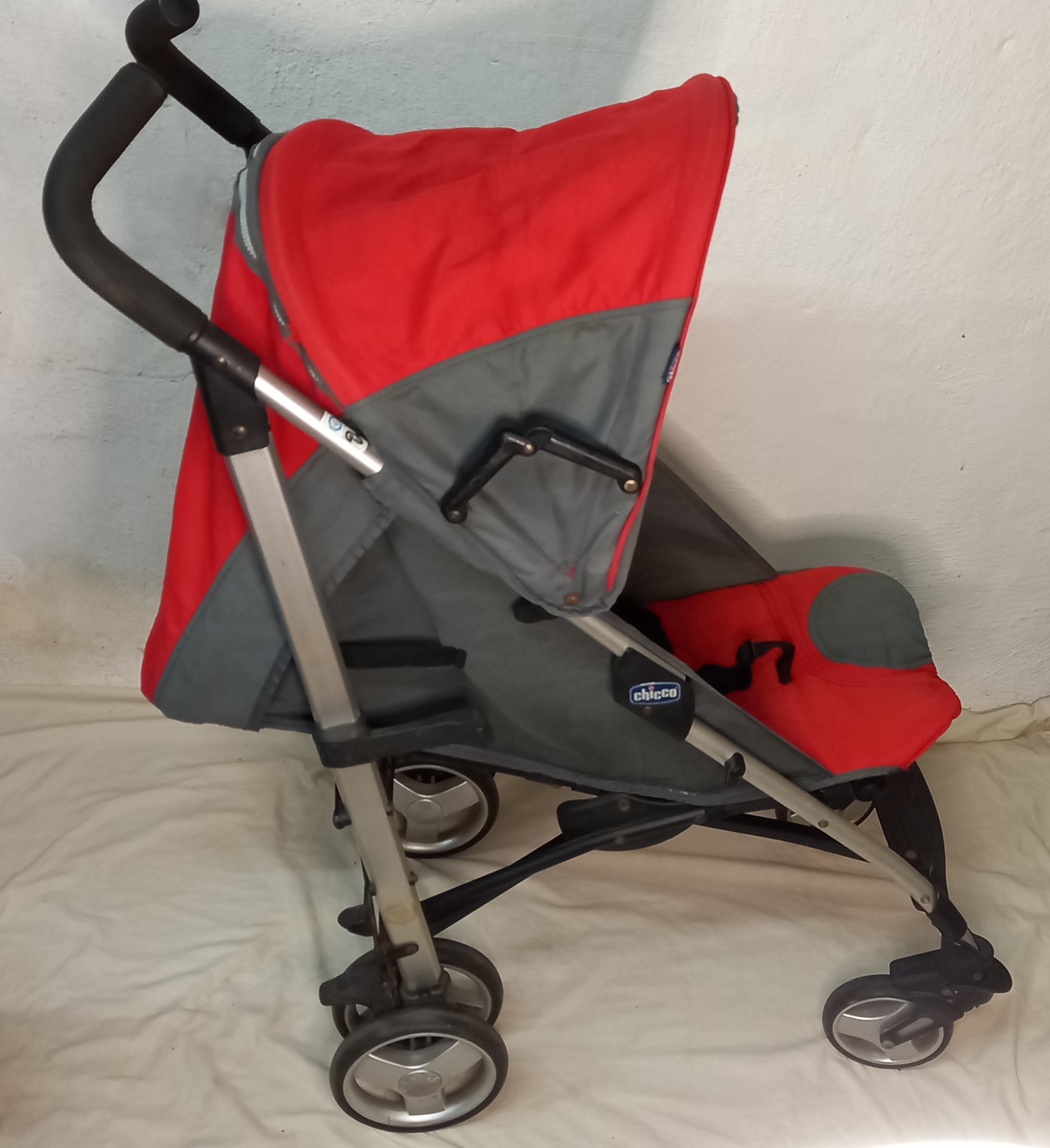 Chicco Baby Stroller Red - Image 4